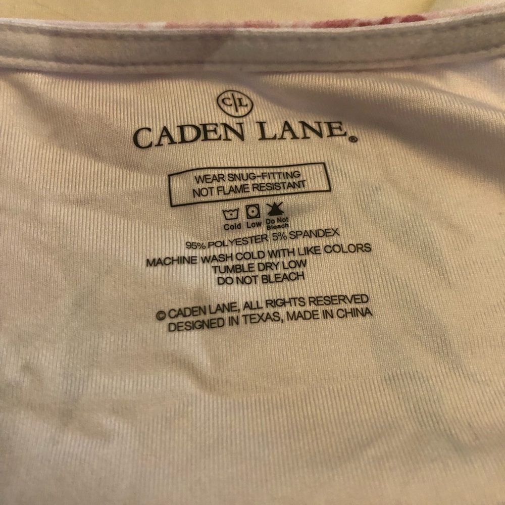 Brand New Caden Lane Floral Robe - Picture 2 of 2